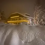 Haus Jolomo 말니츠