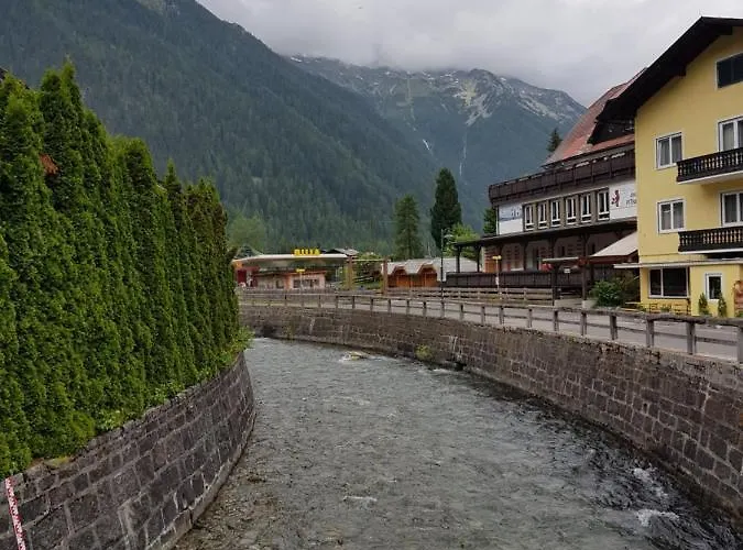 Apartment Haus Jolomo *